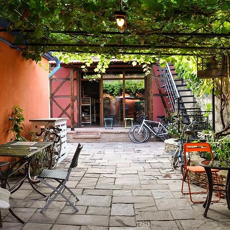 Funky Mamaliga Hostel Кишинёв Экстерьер фото