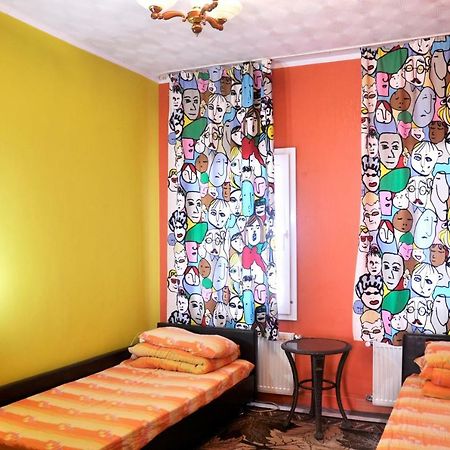 Funky Mamaliga Hostel Кишинёв Экстерьер фото
