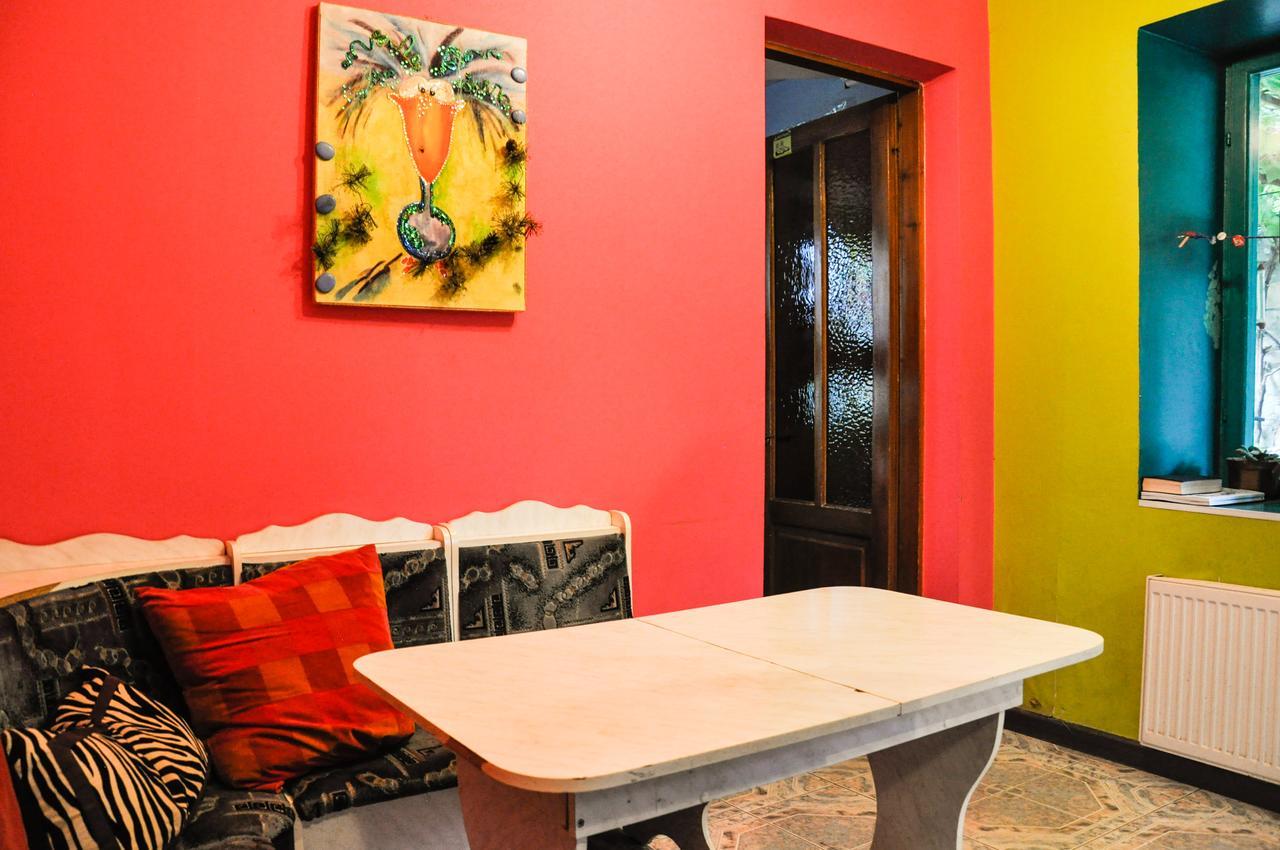 Funky Mamaliga Hostel Кишинёв Экстерьер фото