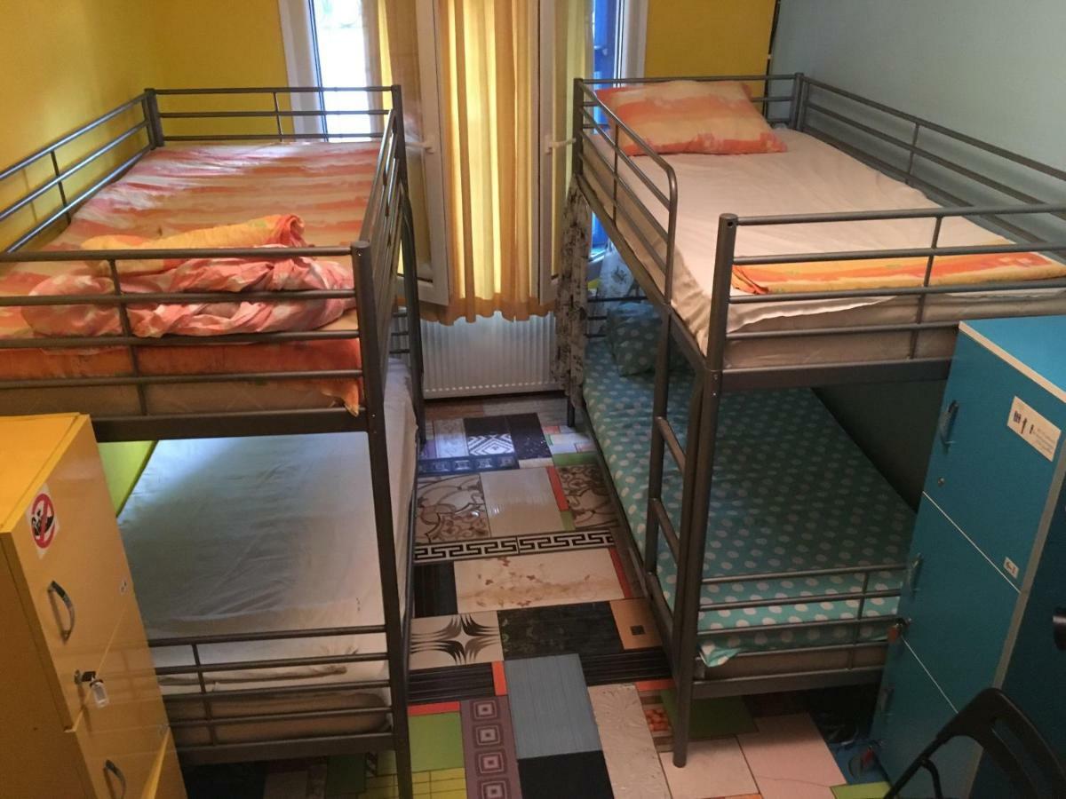 Funky Mamaliga Hostel Кишинёв Экстерьер фото